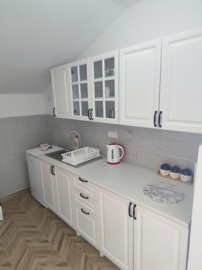 Apartman Flora Връдник Екстериор снимка