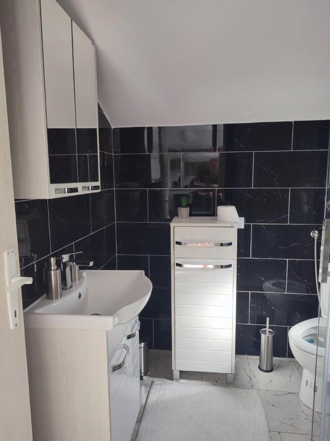 Apartman Flora Връдник Екстериор снимка