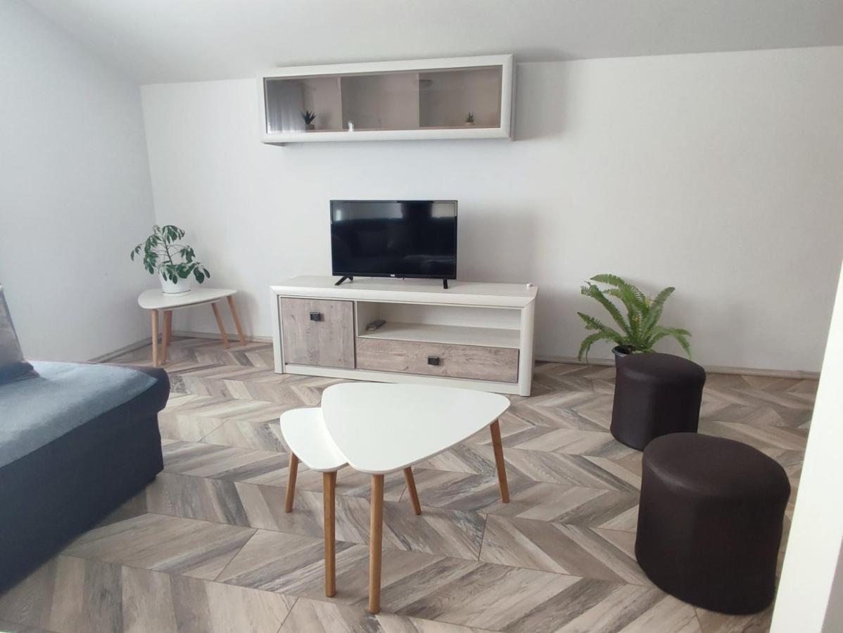 Apartman Flora Връдник Екстериор снимка