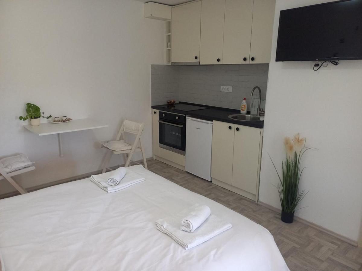 Apartman Flora Връдник Екстериор снимка